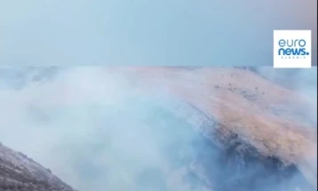 Shqipëri: Përmasa shqetësuese të zjarrit në afërsi të Delvinës, janë djegur 11 shtëpi, një kishë dhe sipërfaqe e madhe pylli