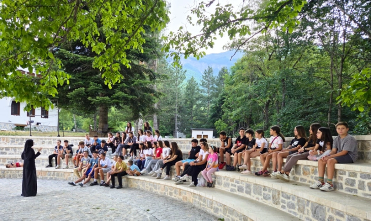 Заврши третиот летен камп по Вероучение во бигорскиот скит „Свети Кирил и Методиј“ во Битуше