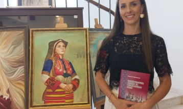 Во Битола промовирана книга „Етнокореолошки аспекти на фестивалските сцени“ од м-р Љупка Стефановска