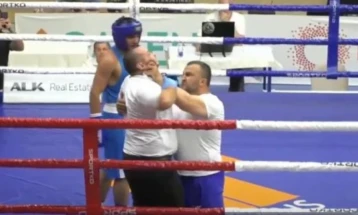 Македонски боксерски судија нападнат во ринг од страна на азербејџански тренер