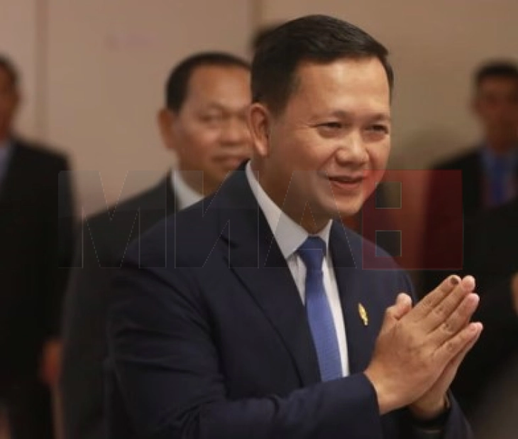 Целта на разговорите во Малезија е моментален прекин на огнот со Тајланд, изјави камбоџанскиот премиер.