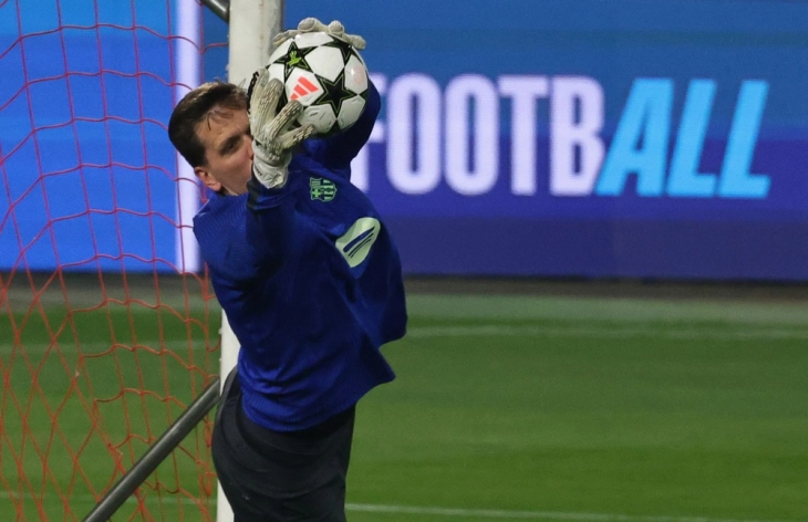 Шчесни не е задоволен од стилот на игра на Барселона под водство на Флик