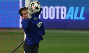 Шчесни не е задоволен од стилот на игра на Барселона под водство на Флик