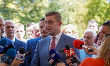 Mickoski: Gjendja me zjarret është nën kontroll, në terren janë DMSH, MPB dhe Armata, është aktivizuar mekanizimi i BE-së