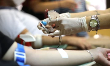 Собрани 19 крвни единици во вонредна крводарителска акција во велешката касарна  