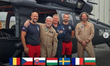 Романски, чешки, словачки, унгарски, шведски и француски пожарникари гасат шумски пожари во Бугарија