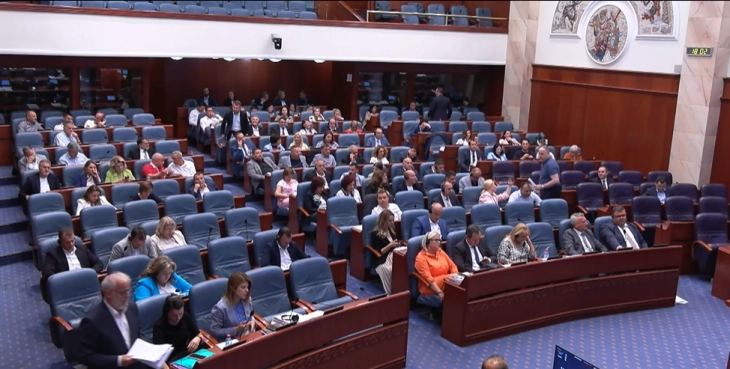 Parliament adopts law enabling religious school students to take state exam, enroll at universities