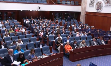 Parliament adopts law enabling religious school students to take state exam, enroll at universities