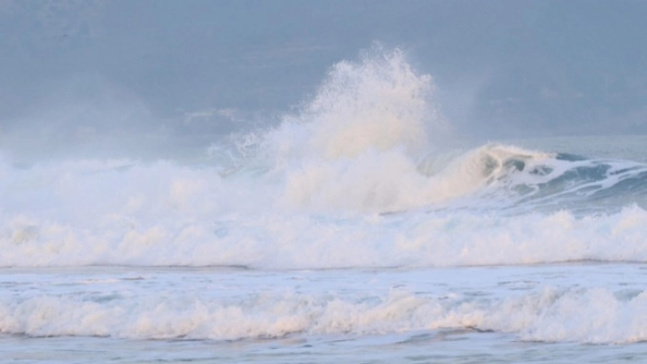 Висината на цунамито во Северо-Курилск достигна пет метри