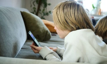 To ban or not to ban: EU countries debate social media age limits