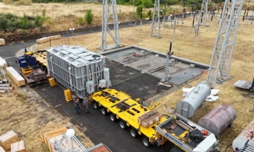 МЕПСО: Пристигна новиот 400/110 киловолтен трансформатор во ТС Дуброво, стратешка инвестиција за справување со предизвиците во преносниот систем