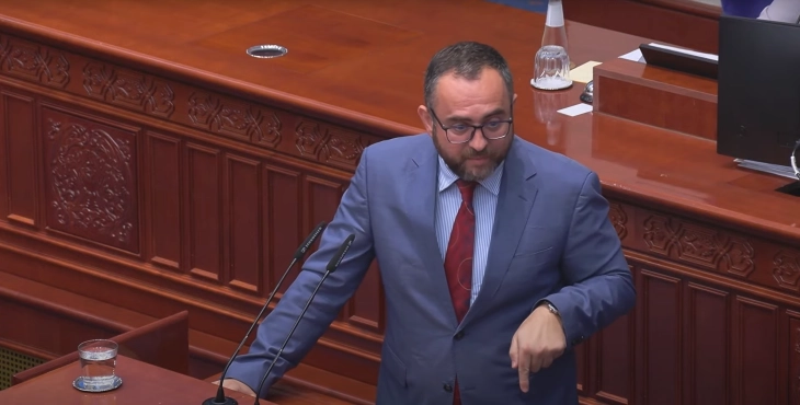 Тошковски до Лукаревска: Вработените во Национални шуми беа без плати, без гориво, немаше хеликоптер, со возила кои 12 години не беа запалени... и уште прашувате како се справуваме со пожарите