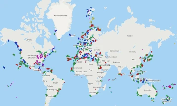 Танкери со руска нафта запрени покрај индискиот брег