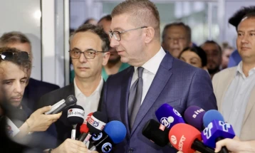 Mickoski: Është realizuar rekord historik i Doganave, janë grumbulluar mbi 12 miliardë denarë për një muaj