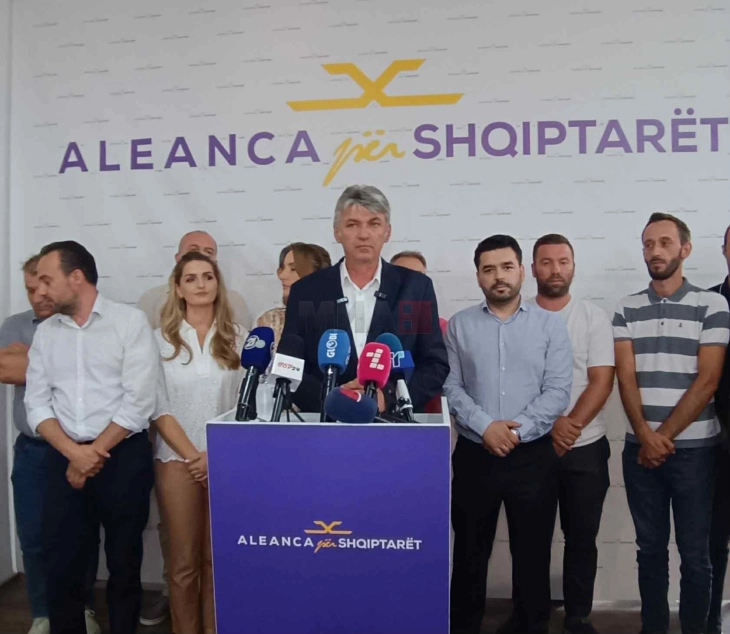 Aleanca për Shqiptarët propozoi tre kandidatë për kryetarë të komunave për Strugën, Dibrën dhe Haraçinën