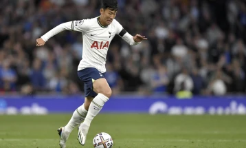 Son targeting 'fresh challenge' as he announces Tottenham departure