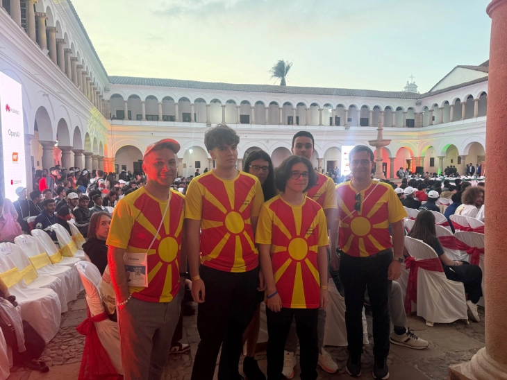 Сребрени медали и пофалници за македонски средношколци на Интернационалната олимпијада по информатика во Боливија