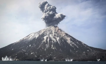 Një vullkan shpërtheu në Kamçatka për herë të parë pas 600 vjetëve