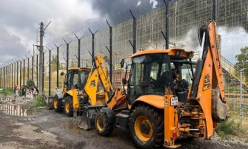 Изгаснат пожарот во складиштето за нафта во Сочи