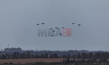 Шест земји испуштија 136 пакети помош над Газа