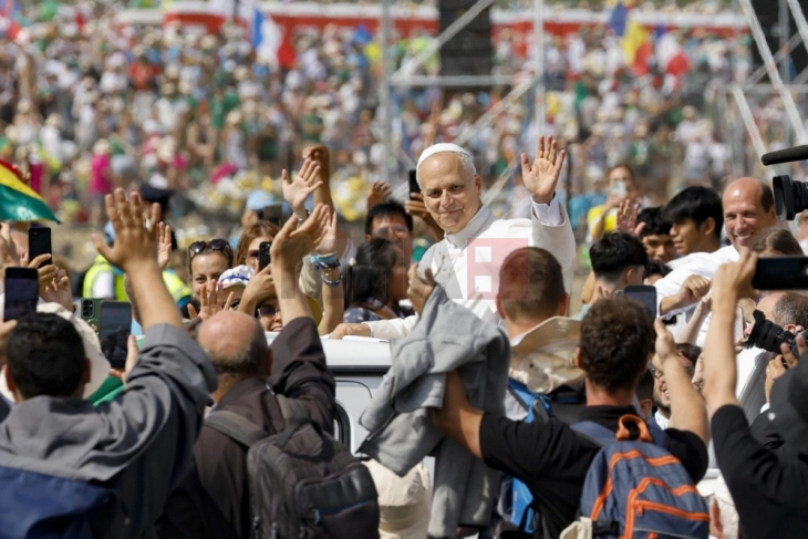 Папата Лав Шеснаесетти им порача на младите католици дека тие се знак дека е можен поинаков свет