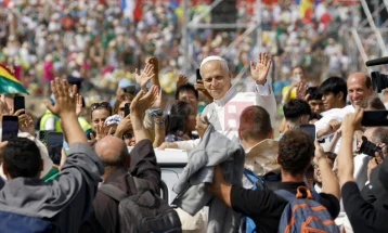 Папата Лав Шеснаесетти им порача на младите католици дека тие се знак дека е можен поинаков свет