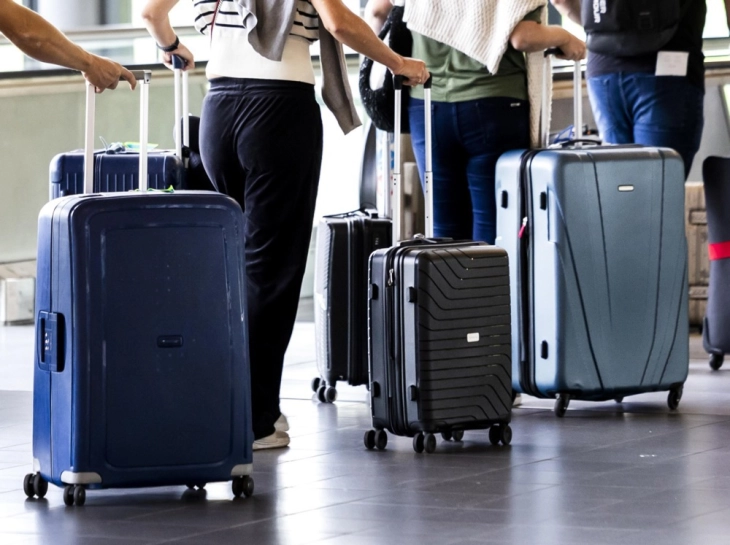 Жена обвинета откако мало дете е пронајдено во куфер во Нов Зеланд