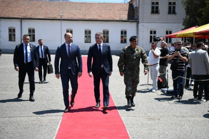 Изјава за медиуми на премиерот Мицкоски на поставување на камен темелник на нова спортска сала (во живо)