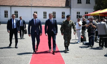 Изјава за медиуми на премиерот Мицкоски на поставување на камен темелник на нова спортска сала (во живо)