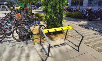 Герасимовски: Поставивме нови паркинзи за велосипеди и тротинети во Центар, грижата и безбедноста за велосипедистите најважни