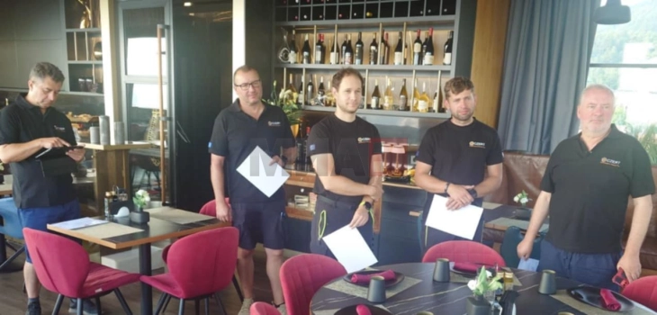 Angellov përcolli ekipin e aviacionit të helikopterit 