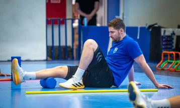 Аларов: Имаме доволно време да ја темпираме формата