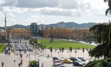 Албанска влада: Кредити без камата за деца на загинати полицајци на должност  и деца  кои се под државна грижа