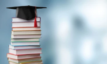 Konkurse për bursa për nxënës nga Gjimnazi Matematikor - Informatikor dhe Akademia Sportive për vitin 2025-2026