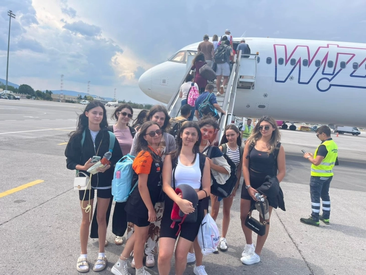 Десетте најдобри матуранти од делчевската гимназија на наградно патување во Малага