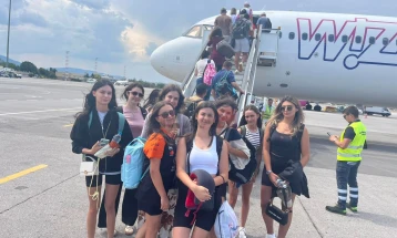 Десетте најдобри матуранти од делчевската гимназија на наградно патување во Малага