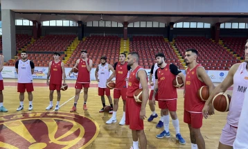 Македонија утре заминува за Унгарија