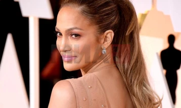 На Џенифер Лопез ѝ бил забранет влез во бутик на „Шанел“ во Истанбул