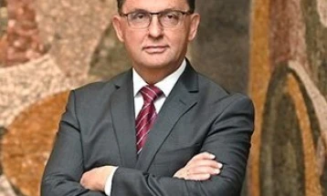 Славески: Правичен однос кон граѓаните и фирмите во платниот промет е минимумот што го очекуваме