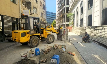 Герасимовски: Се санира пешачката патека од хотел „Best Western“ до Министерството за финансии