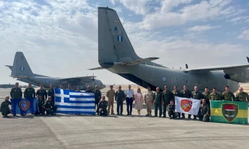 Авиони на грчкото воено воздухопловство исфрлиле 8,5 тони основни прехранбени производи во Газа