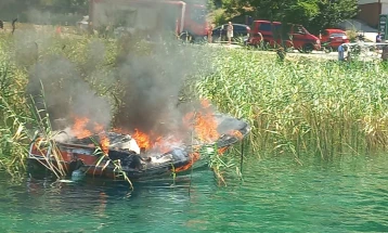 Пожар во укотвен глисер во Охридското Езеро, нема повредени