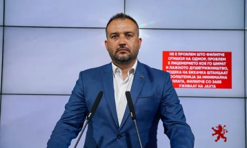 ВМРО-ДПМНЕ: Заев и Филипче уживаат со украдени пари од народот во Грција на скапи јахти