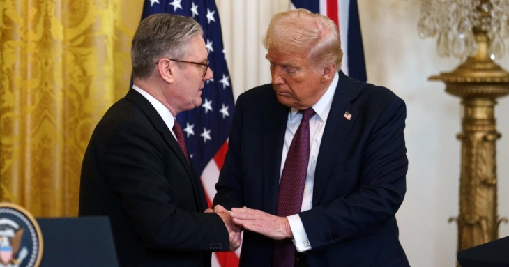 Британскиот премиер ги поддржува напорите на Трамп за мир во Украина, но смета дека Киев мора да биде вклучен во преговорите