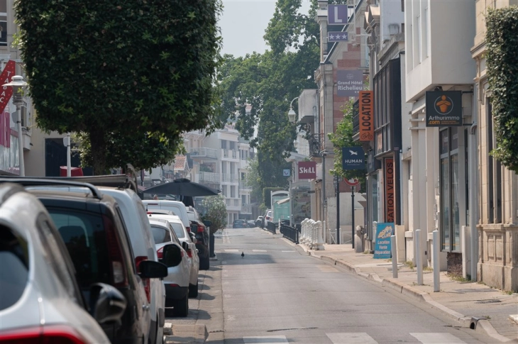 Франција погодена од топлински бран со „историски интензитет“