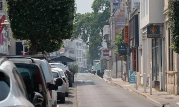 Франција погодена од топлински бран со „историски интензитет“