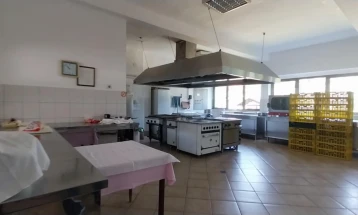 Околу сто семејства од Куманово користат топол оброк од проектот „народна кујна“