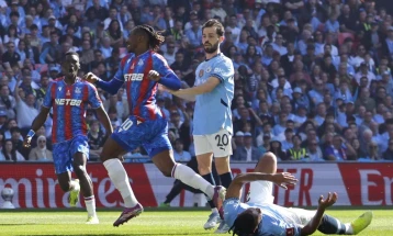 Тотенхем бара замена за повредениот Медисон