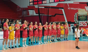 Македонските одбојкари пропуштија да освојат сет во дуелот со Грција