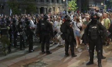 Протести ширум Србија, инциденти пред простории на СНС во Нови Сад